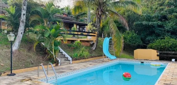 Fazenda / Sítio / Chácara com 4 Quartos para alugar, 410m² no Condomínio Lagoinha, Jacareí