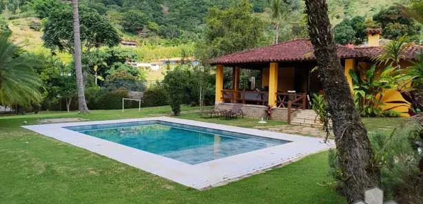 Fazenda / Sítio / Chácara com 4 Quartos à venda, 5000m² no Pedro do Rio, Petrópolis
