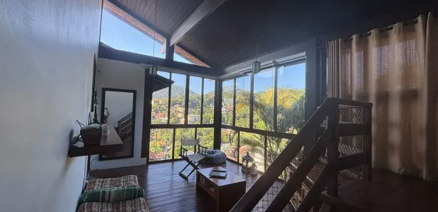 Casa de Condomínio com 4 Quartos à venda, 246m² no Badu, Niterói