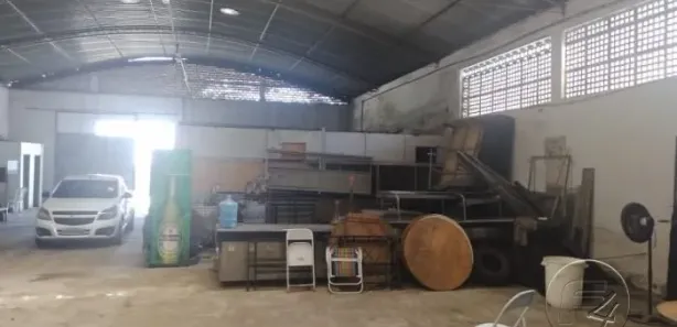 Galpão / Depósito / Armazém à venda, 500m² no Vila Santa Cecília, Resende