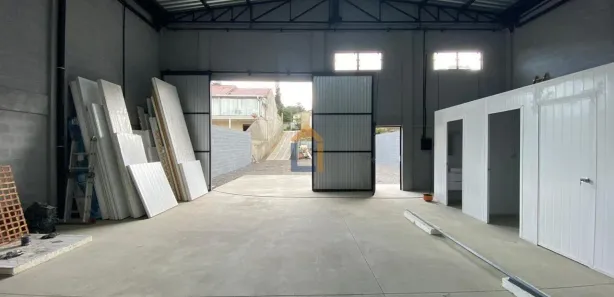 Galpão / Depósito / Armazém com 1 Quarto à venda, 140m² no Atuba, Colombo