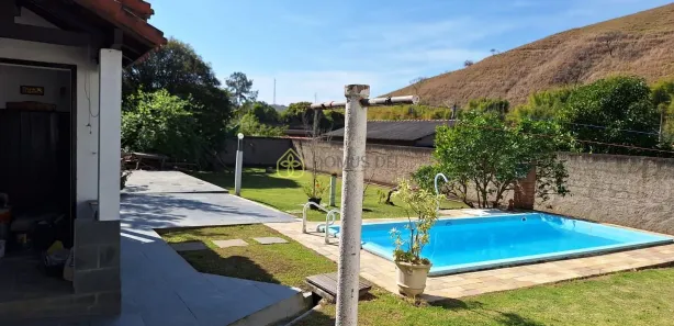 Fazenda / Sítio / Chácara com 3 Quartos à venda, 140m² no Engenheiro Passos, Resende