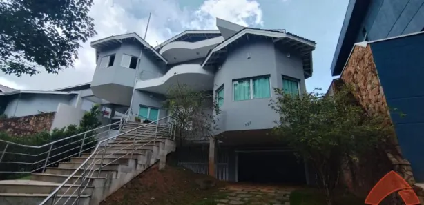 Sobrado com 5 Quartos para venda ou aluguel, 655m² no Jardim Indaiá, Embu das Artes