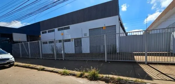 Galpão / Depósito / Armazém à venda, 490m² no Área de Desenvolvimento Econômico, Brasília