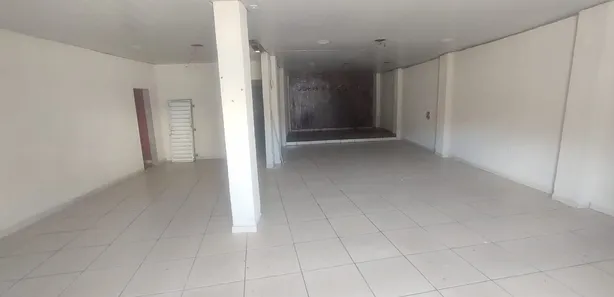 Loja / Salão / Ponto Comercial à venda, 90m² no Chatuba, Mesquita