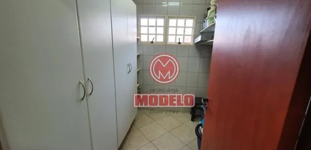 Fazenda / Sítio / Chácara com 5 Quartos à venda, 380m² no Colinas do Piracicaba (Ártemis), Piracicaba
