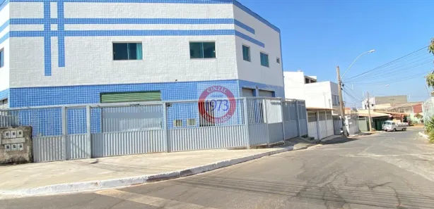 Prédio Inteiro com 2 Quartos à venda, 400m² no Samambaia Sul, Brasília