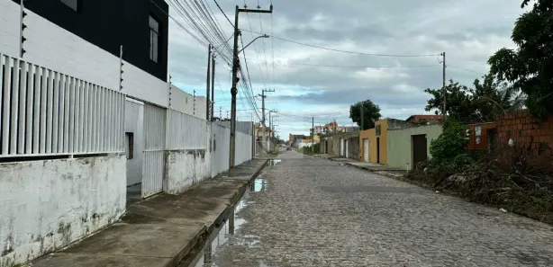Sobrado com 3 Quartos à venda, 338m² no Aruana, Aracaju