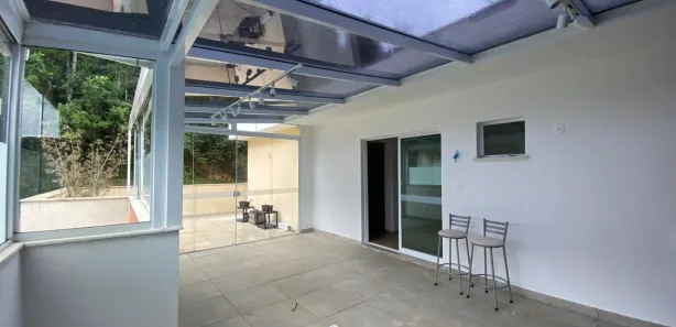 Apartamento com 4 Quartos para venda ou aluguel, 215m² no Castelanea, Petrópolis