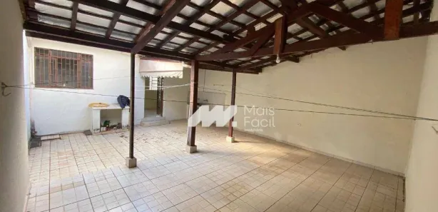 Casa com 3 Quartos para alugar, 110m² no Jardim Monte Carlo, Maringá