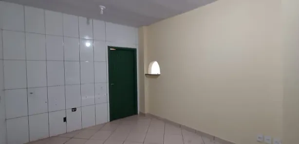 Loja / Salão / Ponto Comercial para alugar, 68m² no Aldeia, Santarém
