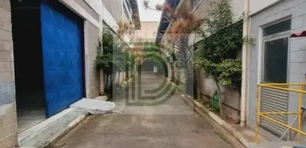 Galpão / Depósito / Armazém para venda ou aluguel, 653m² no Jardim Emília, Embu-Guaçu