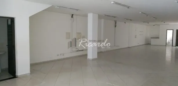 Loja / Salão / Ponto Comercial para alugar, 243m² no Vila Cascata, Arapongas