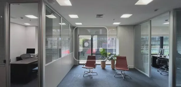 Conjunto Comercial / Sala para alugar, 145m² no Vila São Francisco (Zona Sul), São Paulo