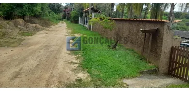 Fazenda / Sítio / Chácara com 3 Quartos à venda, 120m² no Várzea de Baixo, Sarapuí