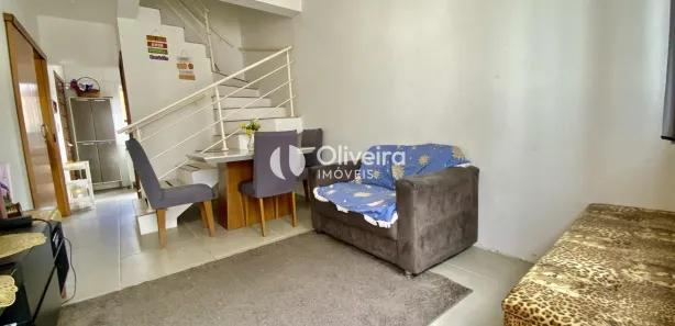Casa de Condomínio com 2 Quartos à venda, 82m² no Tomazetti, Santa Maria
