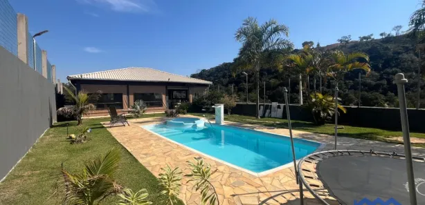 Fazenda / Sítio / Chácara com 4 Quartos à venda, 1000m² no , Mairinque