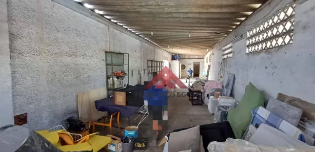 Galpão / Depósito / Armazém para alugar, 90m² no Zé Garoto, São Gonçalo