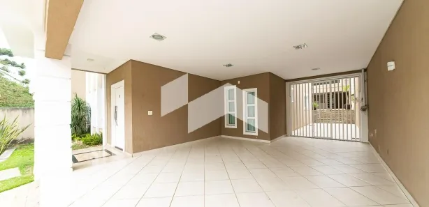 Casa com 3 Quartos para alugar, 400m² no Abranches, Curitiba