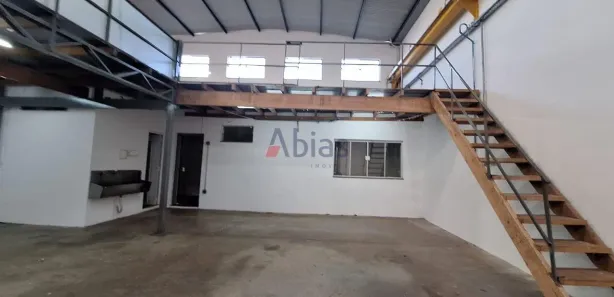 Galpão / Depósito / Armazém para alugar, 599m² no Parque São José, São Carlos
