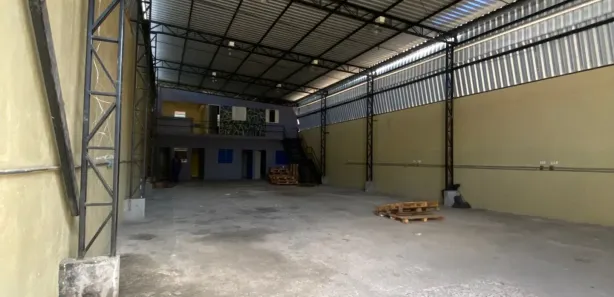 Galpão / Depósito / Armazém para alugar, 400m² no Novo Aleixo, Manaus