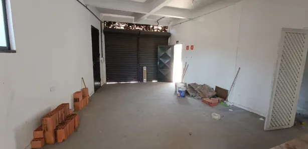 Galpão / Depósito / Armazém à venda, 400m² no Vila Sul Americana, Carapicuíba
