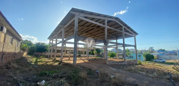 Galpão / Depósito / Armazém para venda ou aluguel, 320m² no Juscelino Kubitschek, Santa Maria