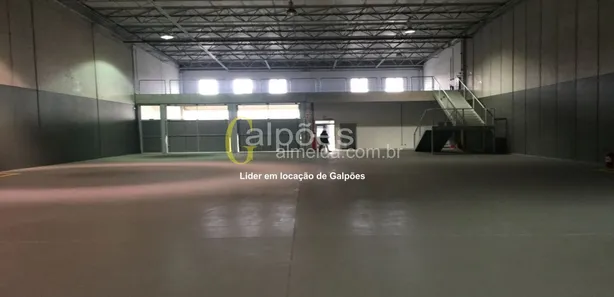 Galpão / Depósito / Armazém para alugar, 890m² no Santa Fé, Osasco