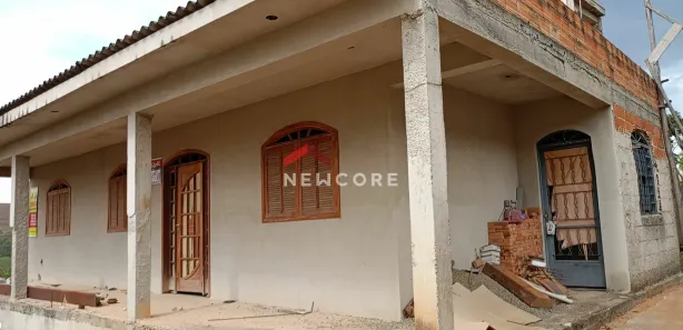 Casa com 4 Quartos à venda, 140m² no Centro, Confins