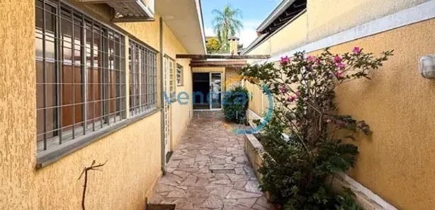 Casa com 4 Quartos para alugar, 205m² no Lago Parque, Londrina
