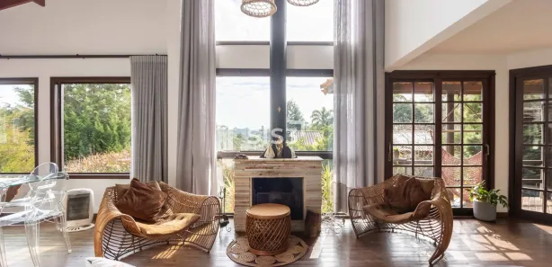 Fazenda / Sítio / Chácara com 3 Quartos à venda, 232m² no Rondinha, Campo Largo