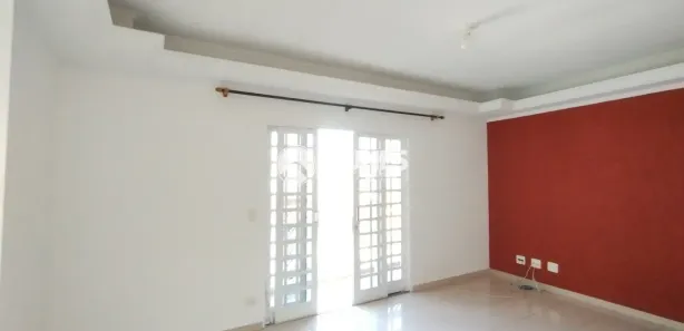 Casa com 3 Quartos para alugar, 108m² no Vila Jussara, Carapicuíba