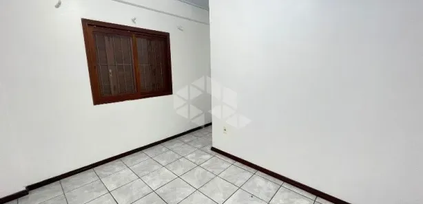 Casa com 2 Quartos para alugar, 200m² no Itararé, Santa Maria