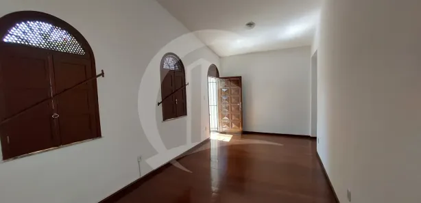 Casa com 3 Quartos para alugar, 250m² no Suíça, Aracaju