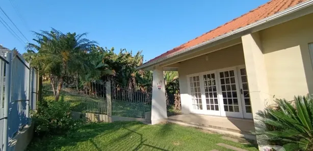 Casa com 4 Quartos para alugar, 371m² no Mina Brasil, Criciúma