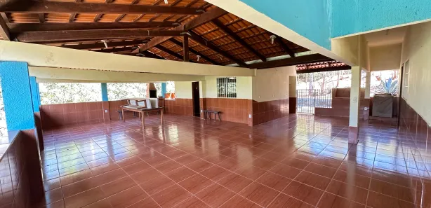 Fazenda / Sítio / Chácara com 4 Quartos à venda, 300m² no , Nerópolis