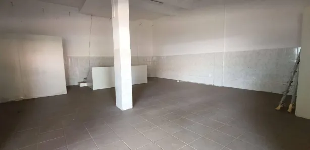 Loja / Salão / Ponto Comercial para alugar, 64m² no Califórnia, Londrina