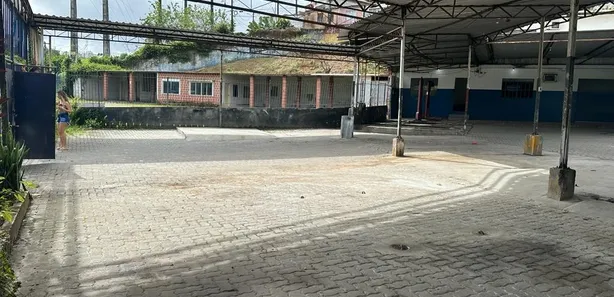 Prédio Inteiro para venda ou aluguel, 2000m² no Cosme de Farias, Salvador