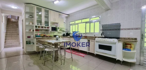 Sobrado com 3 Quartos à venda, 180m² no Jardim do Castelo, Ferraz de Vasconcelos
