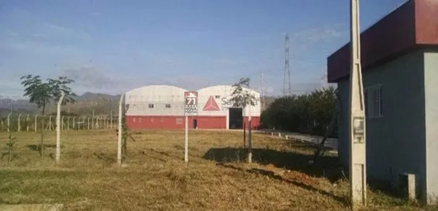 Galpão / Depósito / Armazém à venda, 2200m² no Moreira César, Pindamonhangaba