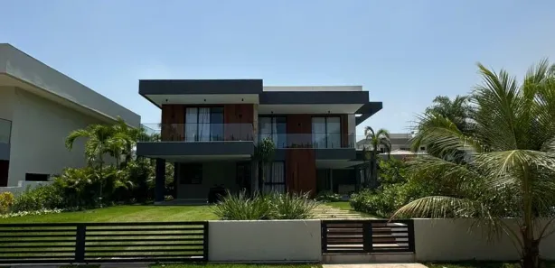 Casa de Condomínio com 5 Quartos para venda ou aluguel, 650m² no Busca Vida (Abrantes), Camaçari
