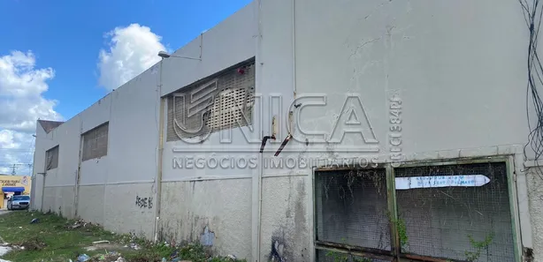 Galpão / Depósito / Armazém à venda, 2100m² no Rosa Elze, São Cristóvão
