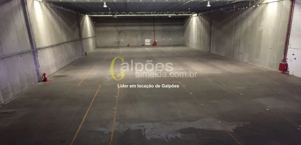 Galpão / Depósito / Armazém para alugar, 1600m² no Santa Fé, Osasco