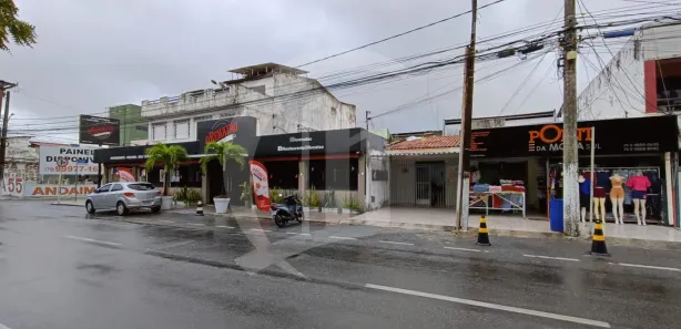 Galpão / Depósito / Armazém à venda, 210m² no Farolândia, Aracaju