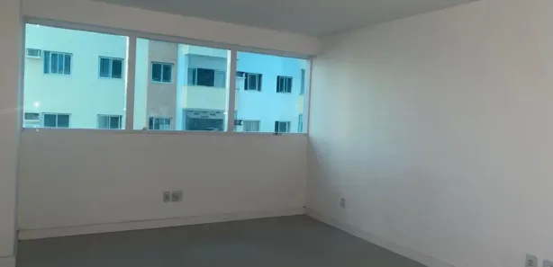 Conjunto Comercial / Sala à venda, 30m² no Centro, Lauro de Freitas