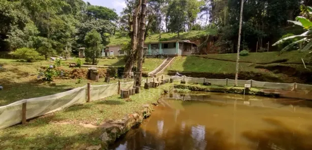 Fazenda / Sítio / Chácara com 2 Quartos à venda, 210m² no Centro, Juquitiba