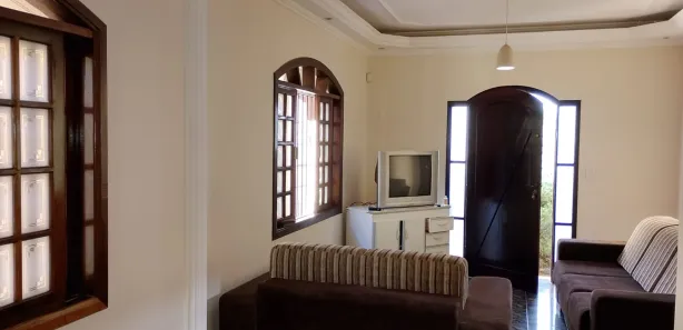 Sobrado com 3 Quartos à venda, 270m² no Jardim das Oliveiras, Jacareí