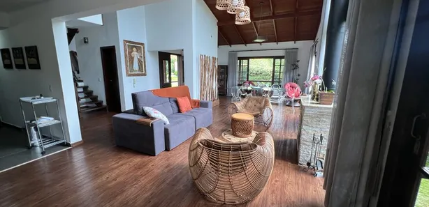 Casa de Condomínio com 3 Quartos à venda, 232m² no Rondinha, Campo Largo