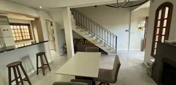 Sobrado com 3 Quartos à venda, 140m² no Nossa Senhora das Graças, Canoas