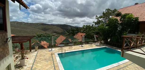 Casa de Condomínio com 4 Quartos à venda, 334m² no Alpes Suiços, Gravatá